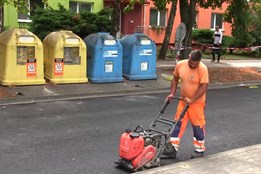 Ve Veselí se opravují lokální poškození na komunikacích