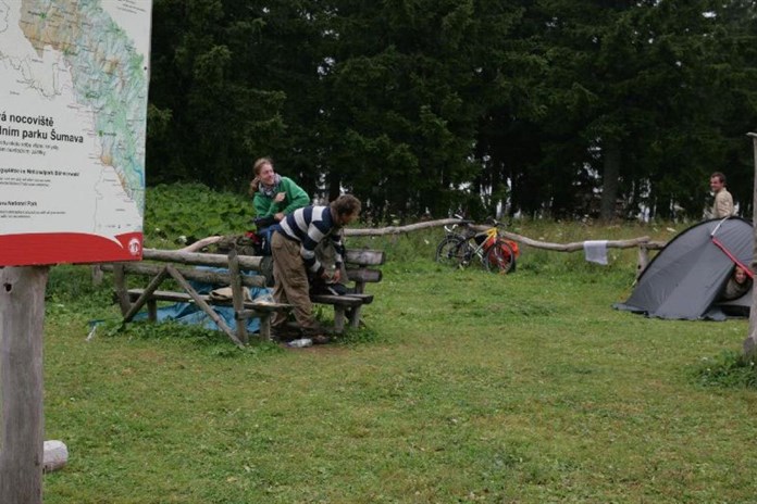 V CHKO Český les vzniklo první nouzové nocoviště pro turisty, budou další