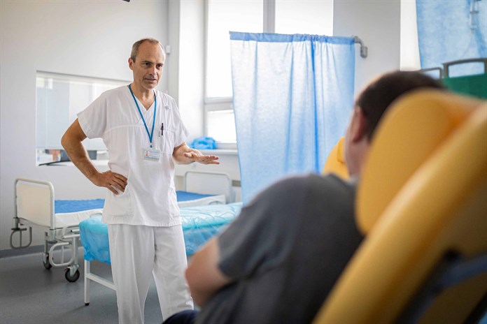 Obstřiky, akupunktura i léčba konopím. Ambulanci léčby chronické bolesti v KNTB vyhledává stále více pacientů
