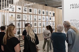 „Přála bych si být stvořena z kamene“. Expozice Lucie Tallové v Telegraph Gallery