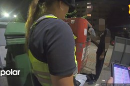 Strážnice objevily hledaného muže. S kumpánem vytahoval z kontejneru elektroodpad
