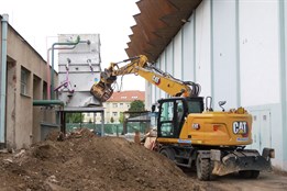 Začala demolice zimního stadionu