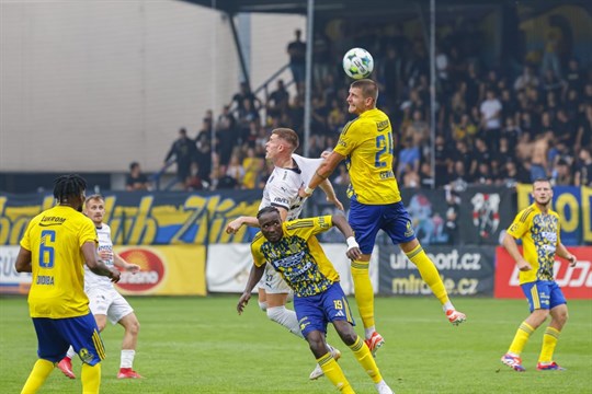 Fotbalové derby skončilo dělbou bodů 