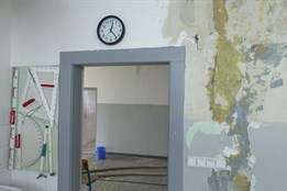 Otrokovice bleskově reagují na havarijní stav střechy ZŠ Mánesova