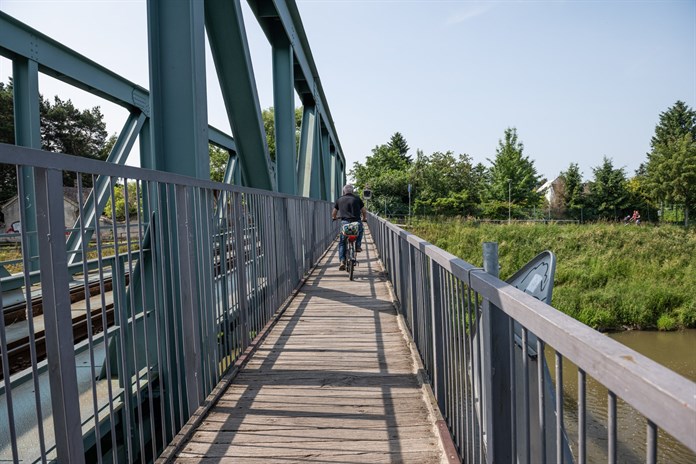 Kvůli rekonstrukci se uzavře lávka na železničním mostě na trati Kroměříž - Zborovice