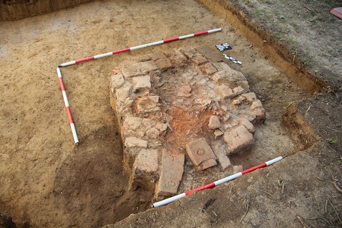 V místě pobořeného Penkova statku v Hluku vznikne odpočinková zóna. Prostor obsadili archeologové