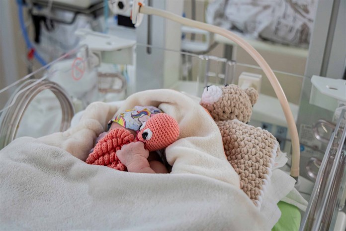 Do babyboxu ve Zlíně někdo odložil zdravé miminko. Holčička dostala krásné jméno