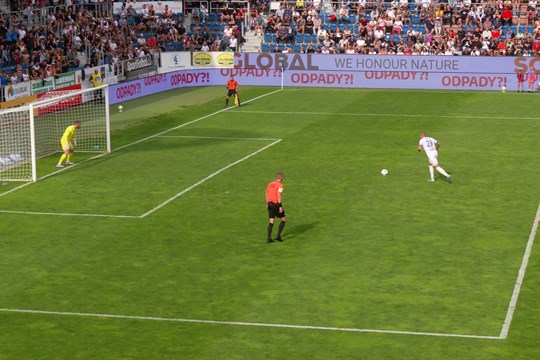 Slovácko pražskou Slavii o body neobralo. Daníček zahodil penaltu v nastavení