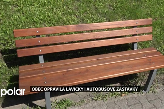 Obec opravila lavičky i autobusové zastávky