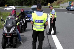 Rychlost, pokuty i prevence: Policie kontrolovala motorkáře na horách