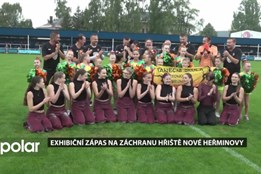 Se záchranou vytopeného fotbalového hřiště pomáhají i legendy českého fotbalu
