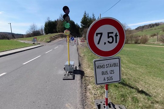 Objížďka pro nákladní dopravu u Hošťálkové měří desítky kilometrů