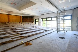 V budovách UTB panuje čilý stavební ruch. Opravují se učebny a vzniká nová laboratoř