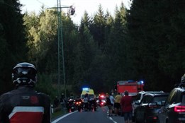Mladý motorkář havaroval u Starých Hamrů, letěl pro něj vrtulník
