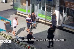 Při přepadení zlatnictví v Havířově lupič zranil prodavače, policisté po pachateli pátrají