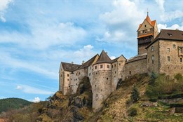 Hrad Loket zve na noční prohlídku i dobrodružnou hru