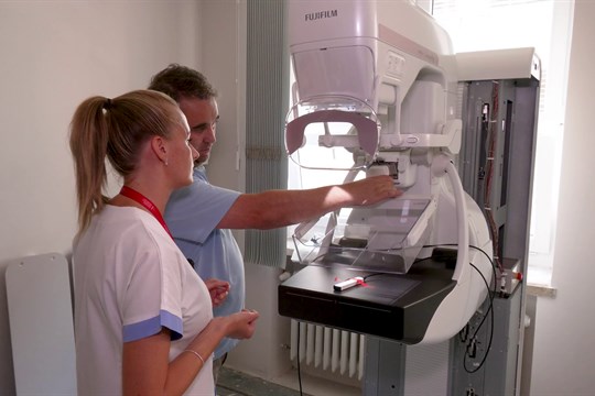 Baťova nemocnice nabídne ženám nejmodernější mamograf. Nové centrum se otevře v září