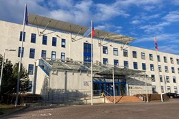 Veřejná služba na krajském úřadě pokračuje, lidem v nouzi pomáhá i šetří náklady