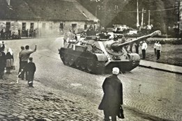 Srpen 1968: Ruský voják střílel v Brodě ostrými náboji na studentky