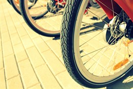 Trable s cyklisty v Kroměříži. Jeden byl opilý, druhý neosvětlený a třetí kolo ukradl