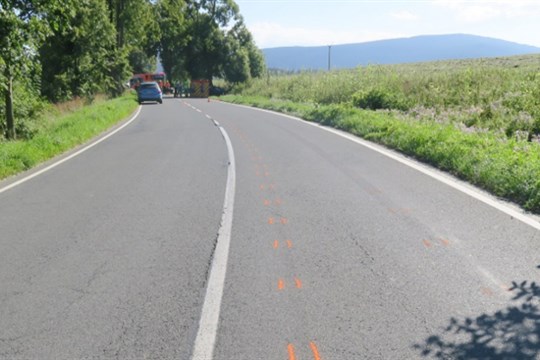 Tragická nehoda BMW na Bruntálsku, policie hledá svědky