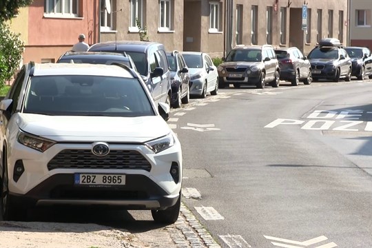 Parkovací karty se nově budou vydávat na konkrétní auta