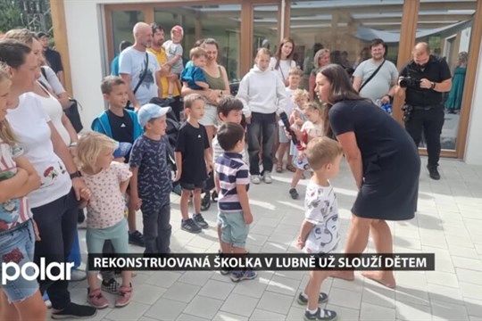 Klíč od nové mateřské školy v Lubně děti dostaly až po nakrmení zvířátek