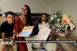 Žije ve Francii, svou prvotinu ale křtila v rodném městě