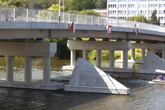 Zrekonstruovaný most v Napajedlích opět slouží řidičům i chodcům