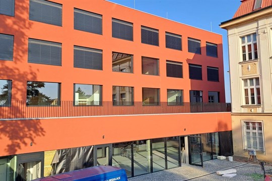 Starý Plzenec otevřel přístavbu základní školy a sportovní halu