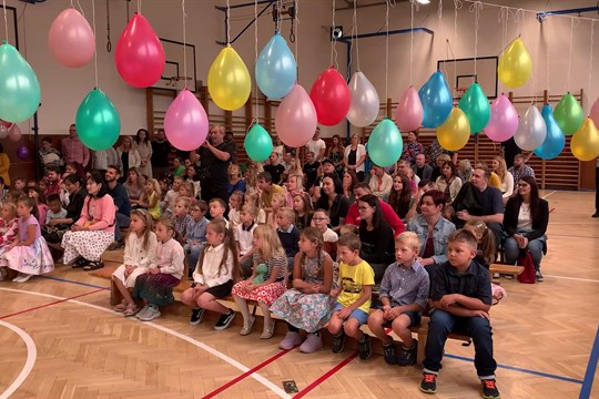 Ve Vsetíně usedlo do školních lavic 263 prvňáčků