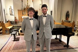 Nejlepší klavírní duo je z Plzně! ZUŠ Chválenická slaví obrovský úspěch svých žáků