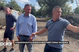 Areál řadových garáží naproti bývalé Švermy v Mariánských Horách prokoukne