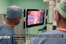 Nemocnice už rok provádí náročné operace pomocí robota Da Vinci