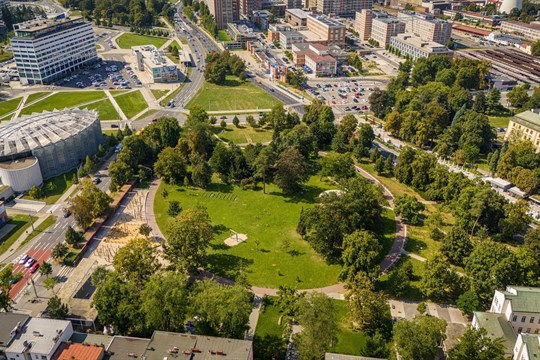 Zlínský park Komenského bojuje o titul Park čtvrtstoletí. Hlasujte pro něj v anketě