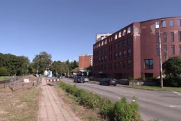 Další úsek smíšené stezky pro cyklisty a pěší je na dohled