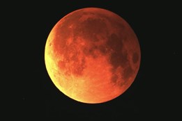 Noční obloha předvedla magickou show