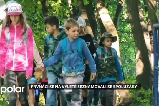 Prvňáci z Nové Vsi se na výletě podél Satiny seznamovali se spolužáky