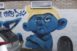 Rozlučte se se Šmoulím městem. Příští týden půjde k zemi