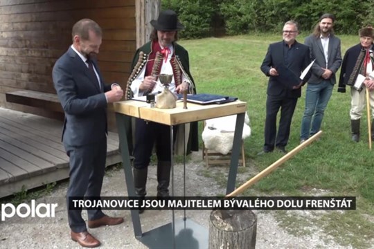 Trojanovice jsou majitelem bývalého Dolu Frenštát, smlouvu symbolicky podepsali u zvoničky