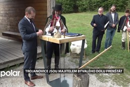 Trojanovice jsou majitelem bývalého Dolu Frenštát, smlouvu symbolicky podepsali u zvoničky