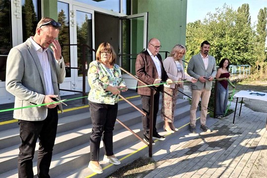 Škola v Horních Heřmanicích má opravenou tělocvičnu i jezdecký simulátor