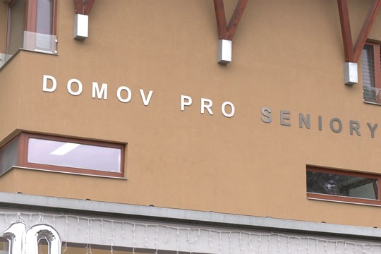 Krásnou moderní budovu si senioři v Luhačovicích užívají již 10 let