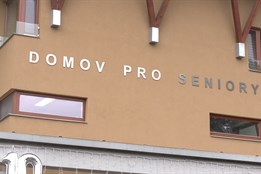 Krásnou moderní budovu si senioři v Luhačovicích užívají již 10 let