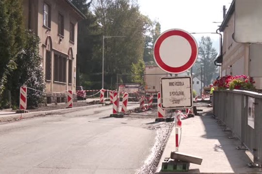 Silnice mezi Mníškem a Oldřichovem je neprůjezdná
