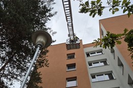 Správce domu zachránil bezmocnou seniorku ve Zlíně. Ležela tři dny na zemi