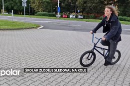 Školák sledoval zloděje na kole až do jeho dopadení. Policisté mu za odvahu poděkovali