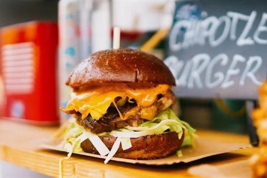 Food trucky přivezou na náměstí Míru kulinářské speciality z celého světa