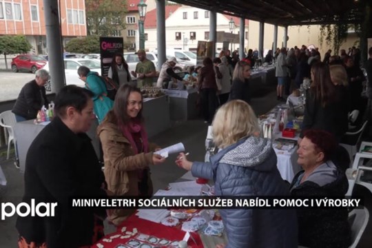 Na miniveletrhu sociálních služeb lidé kromě možností poskytování pomoci nalezli i výrobky ke koupi