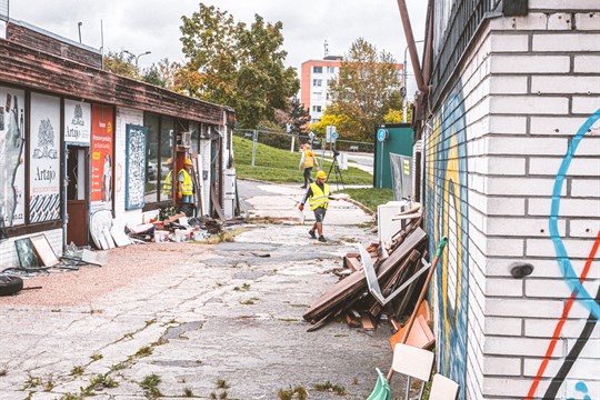 Na Jižních Svazích začala demolice Šmoulího města